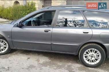Універсал Volvo V40 2003 в Кам'янець-Подільському