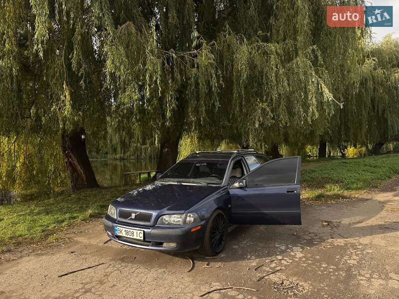 Универсал Volvo V40 2001 в Ровно