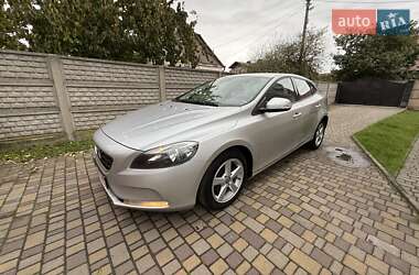 Хэтчбек Volvo V40 2014 в 