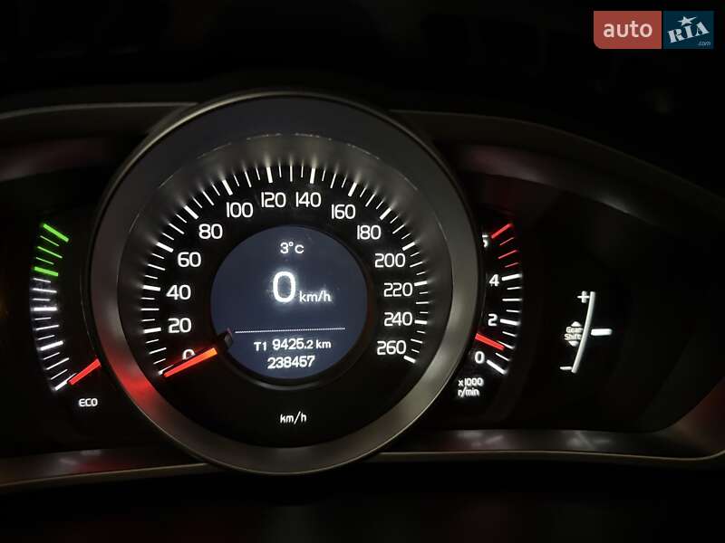 Хэтчбек Volvo V40 2014 в Луцке
