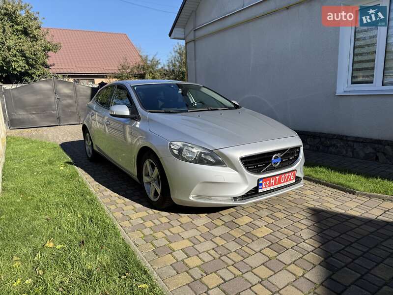 Хэтчбек Volvo V40 2014 в Луцке