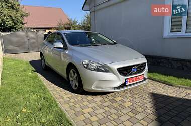 Хэтчбек Volvo V40 2014 в 