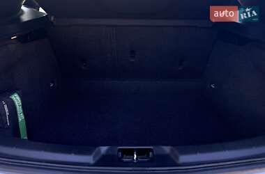 Хэтчбек Volvo V40 2014 в 