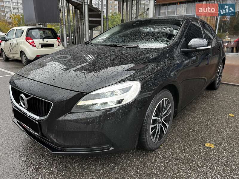 Volvo V40 2019 Volvo V40 2019