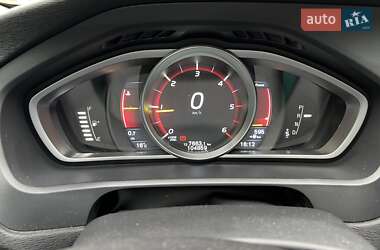 Хетчбек Volvo V40 2015 в  фото 3 Хетчбек Volvo V40 2015 в