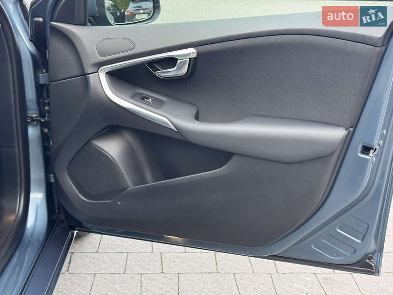 Хетчбек Volvo V40 2013 в Стрию