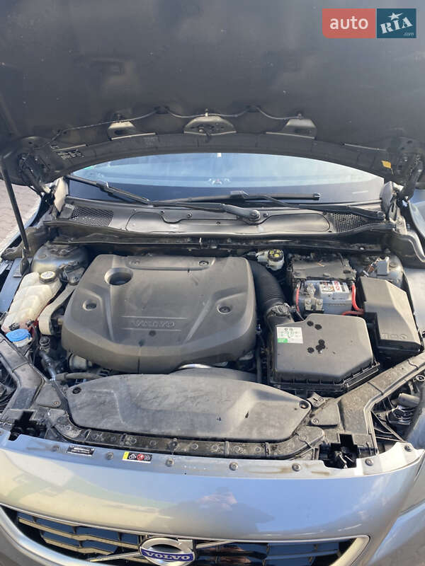 Хэтчбек Volvo V40 2015 в Хмельницком