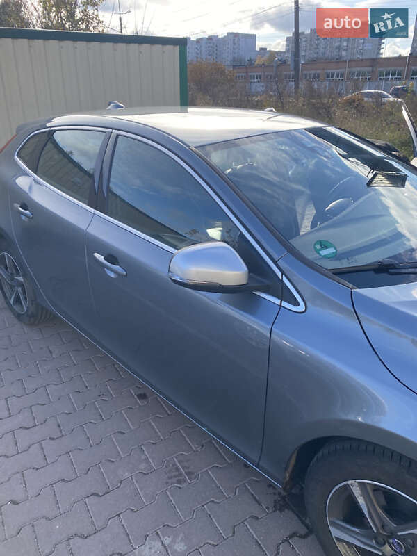 Хэтчбек Volvo V40 2015 в Хмельницком