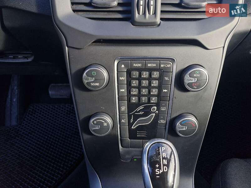 Хетчбек Volvo V40 2014 в Миколаєві