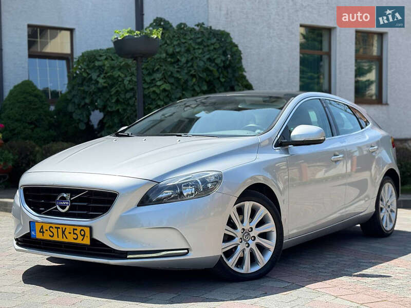 Хэтчбек Volvo V40 2013 в Львове