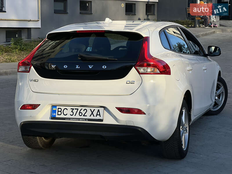 Хетчбек Volvo V40 2017 в Новояворівську фото 10 Хетчбек Volvo V40 2017 в Новояворівську