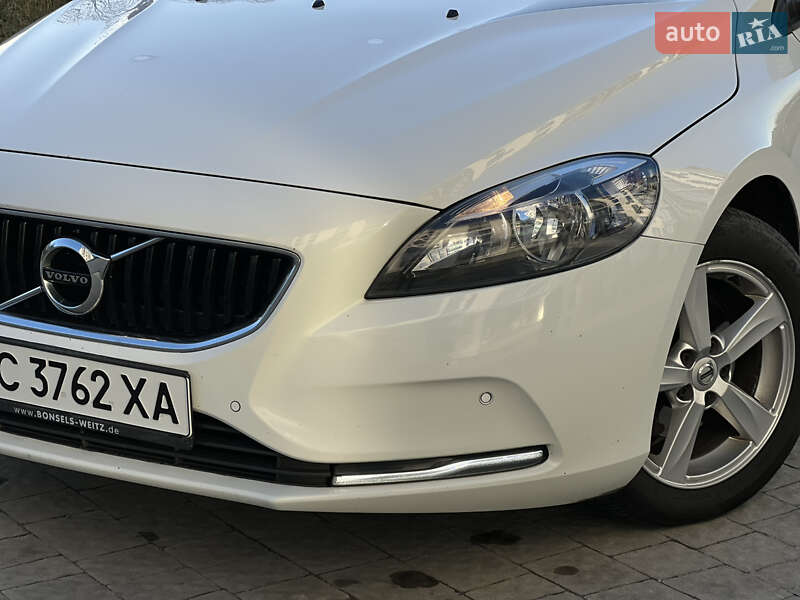Хетчбек Volvo V40 2017 в Новояворівську фото 13 Хетчбек Volvo V40 2017 в Новояворівську