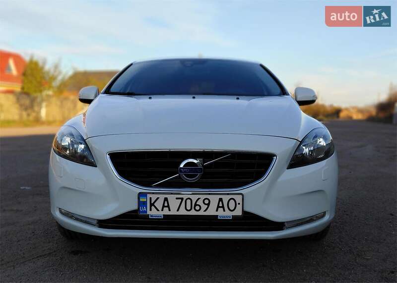 Хэтчбек Volvo V40 2013 в Бердичеве