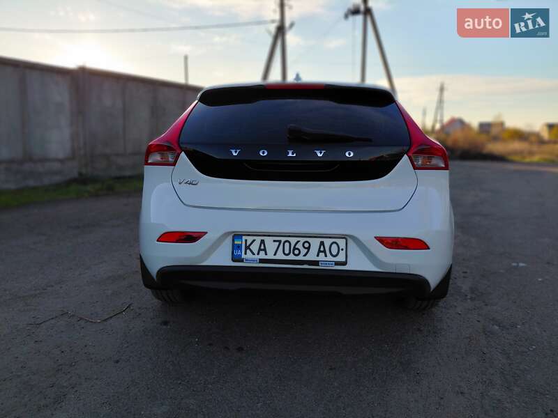 Хэтчбек Volvo V40 2013 в Бердичеве