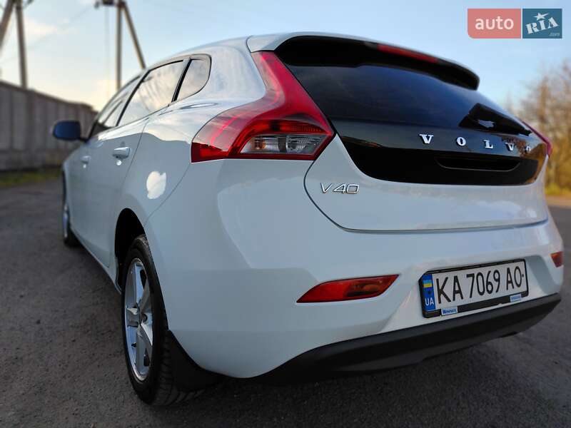 Хэтчбек Volvo V40 2013 в Бердичеве