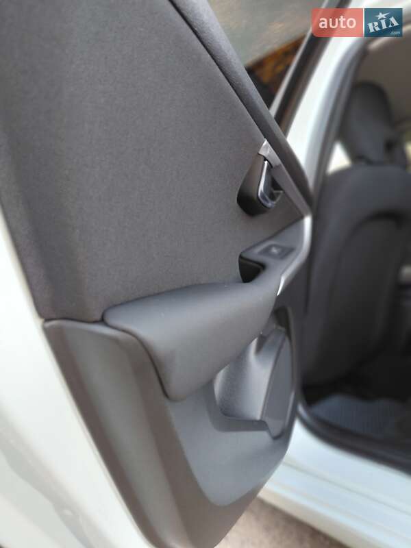 Хэтчбек Volvo V40 2013 в Бердичеве