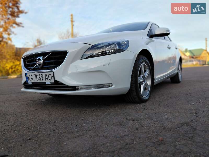 Хэтчбек Volvo V40 2013 в Бердичеве