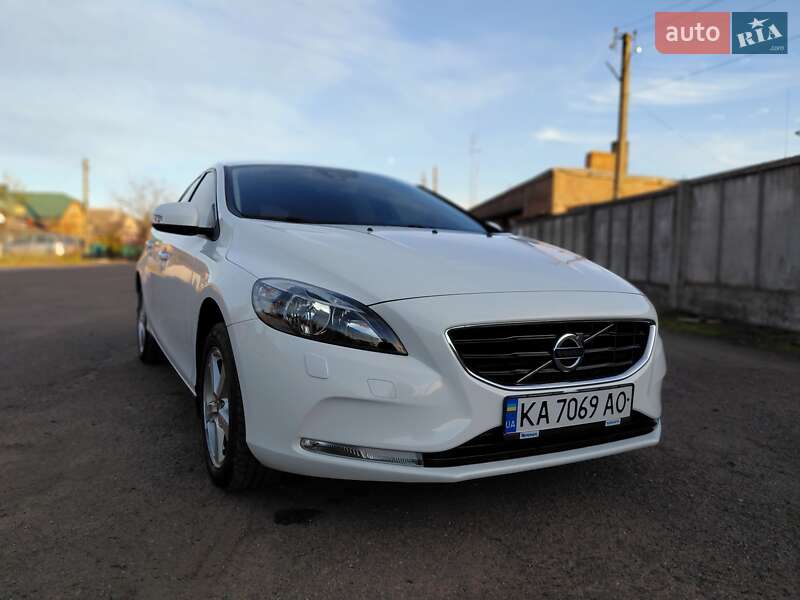 Хэтчбек Volvo V40 2013 в Бердичеве