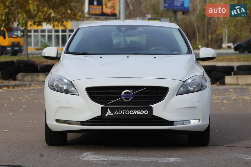 Хэтчбек Volvo V40 2013 в Киеве фото 2 Хэтчбек Volvo V40 2013 в Киеве