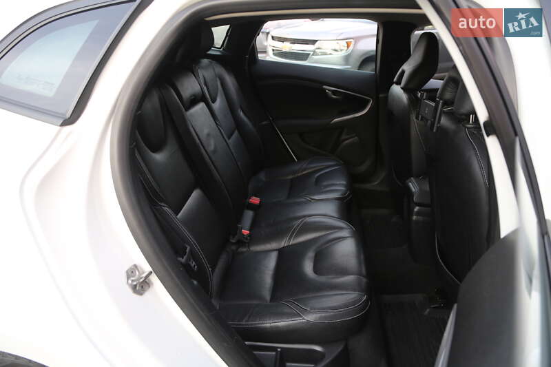 Хэтчбек Volvo V40 2013 в Киеве фото 11 Хэтчбек Volvo V40 2013 в Киеве
