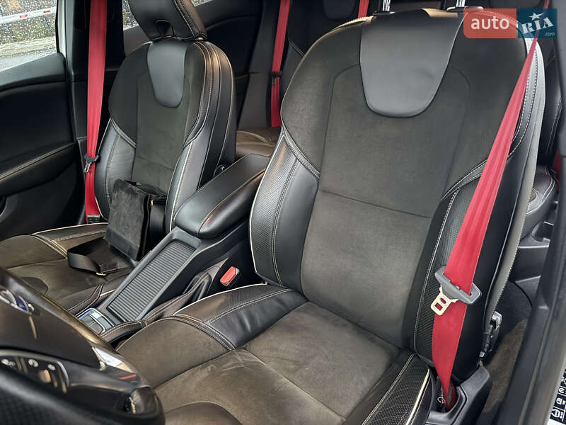 Хетчбек Volvo V40 2015 в Луцьку