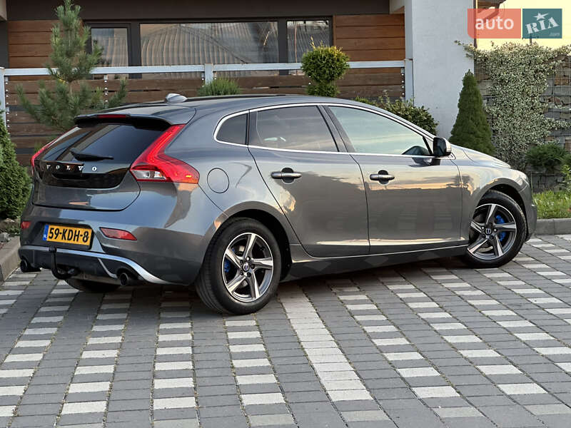 Хетчбек Volvo V40 2014 в Стрию