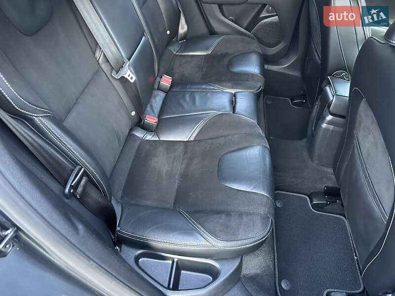 Хетчбек Volvo V40 2014 в Стрию