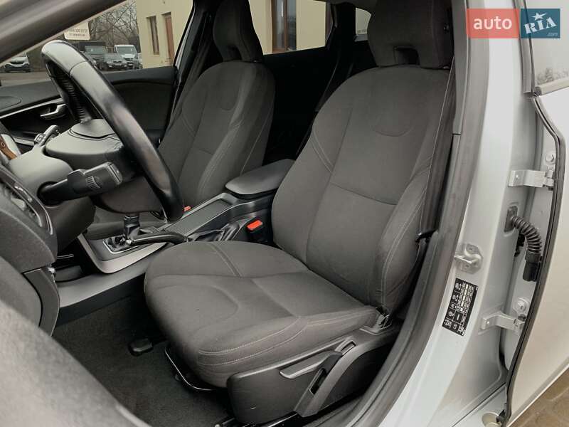 Хэтчбек Volvo V40 2014 в Бердичеве