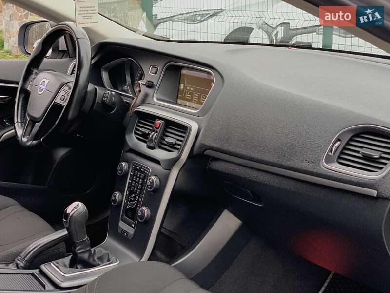 Хэтчбек Volvo V40 2014 в Бердичеве