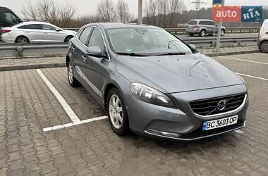 Хетчбек Volvo V40 2016 в Києві