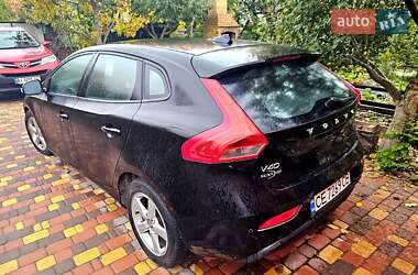 Хэтчбек Volvo V40 2015 в Василькове