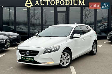 Хэтчбек Volvo V40 2013 в Киеве