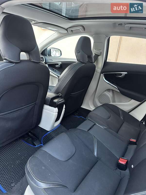 Хэтчбек Volvo V40 2012 в Николаеве