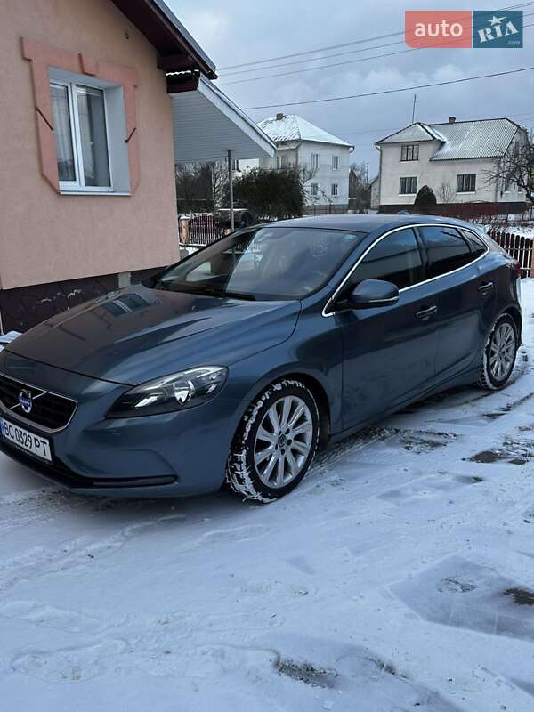 Volvo V40 2012
