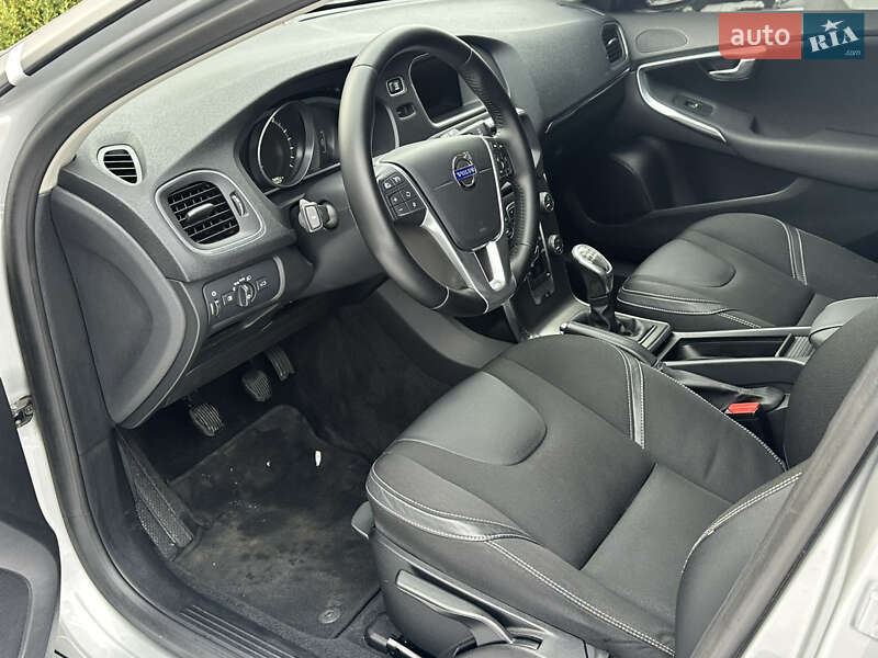 Хетчбек Volvo V40 2012 в Луцьку