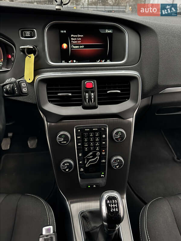 Хэтчбек Volvo V40 2014 в Бродах