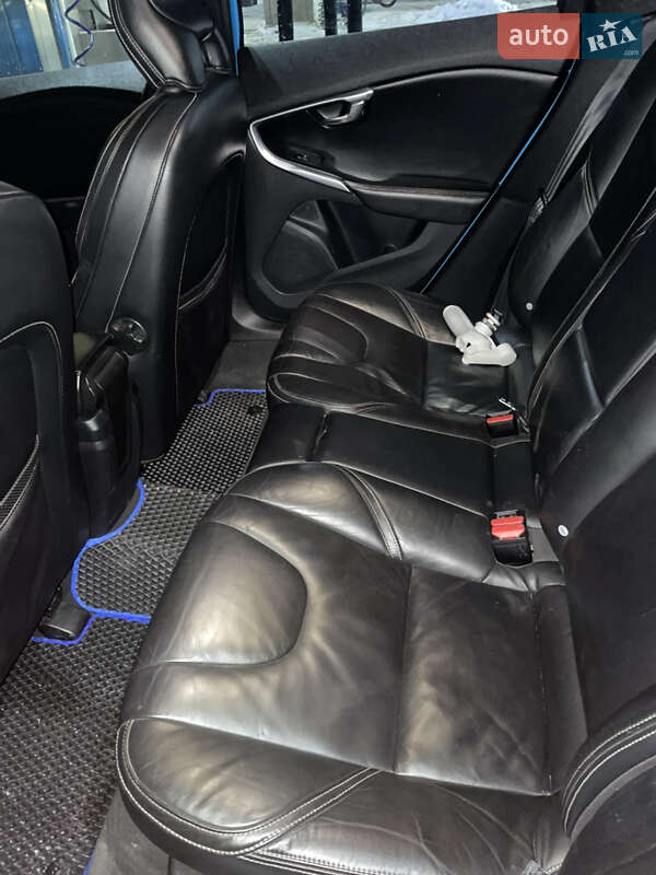 Хэтчбек Volvo V40 2014 в Пустомытах фото 13 Хэтчбек Volvo V40 2014 в Пустомытах