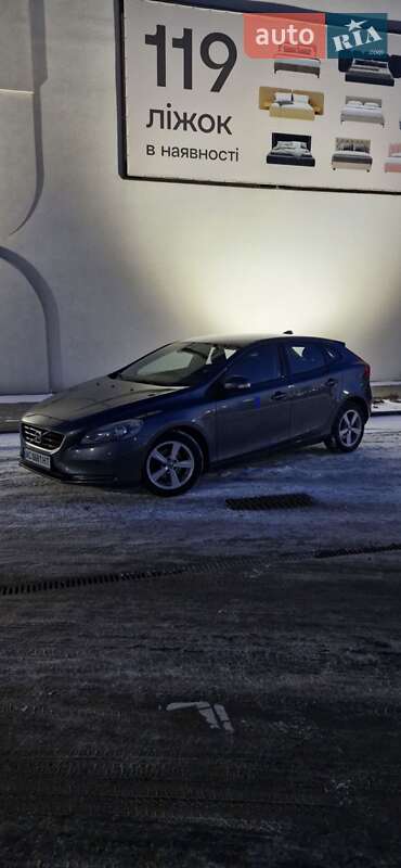 Хэтчбек Volvo V40 2013 в Луцке