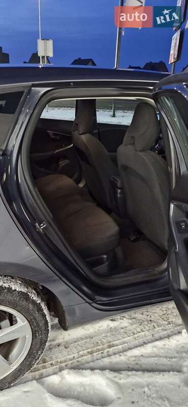 Хэтчбек Volvo V40 2013 в Луцке