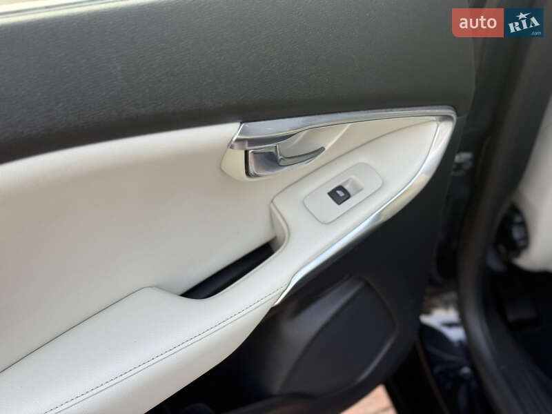 Хетчбек Volvo V40 2013 в Стрию