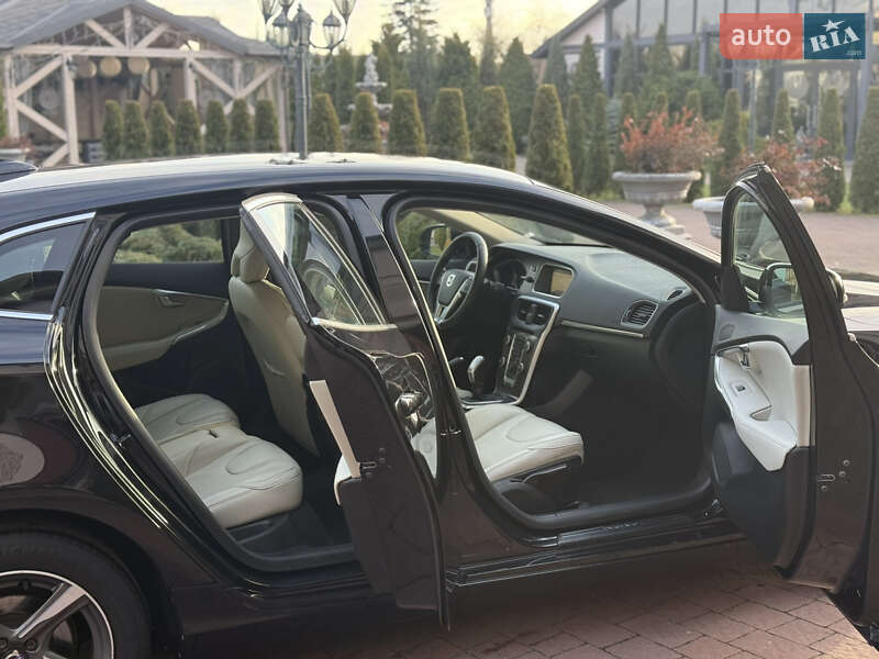 Хетчбек Volvo V40 2013 в Стрию