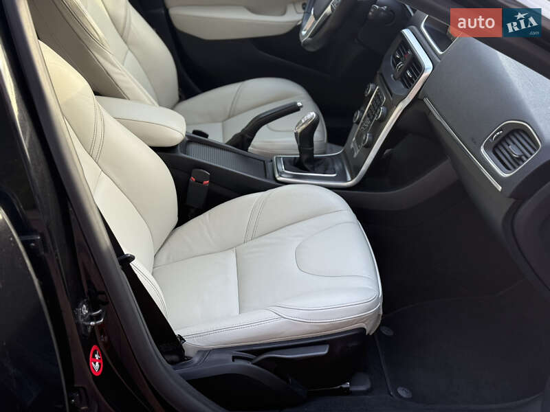 Хетчбек Volvo V40 2013 в Стрию