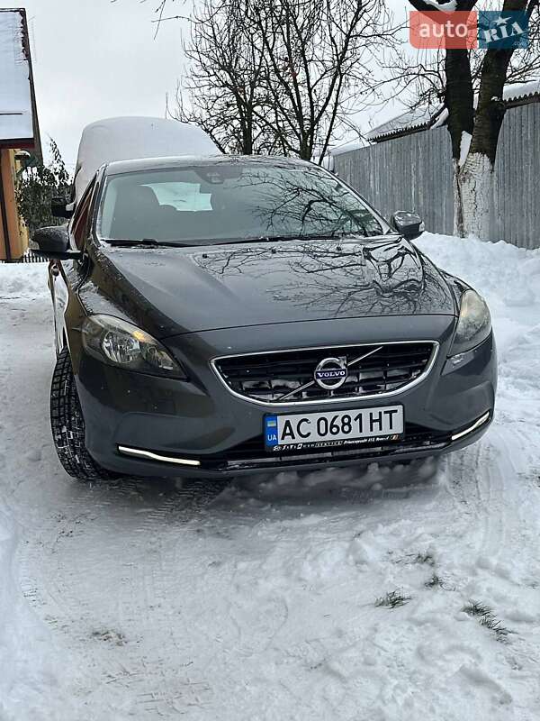 Хэтчбек Volvo V40 2013 в Луцке