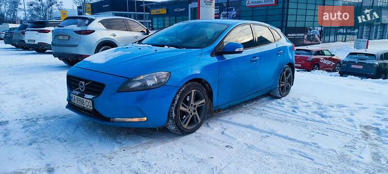 Хетчбек Volvo V40 2013 в Києві