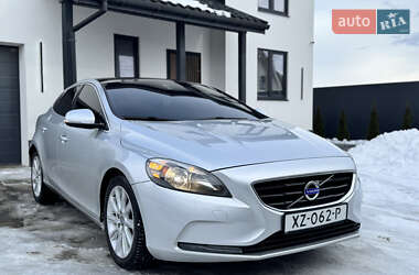 Хэтчбек Volvo V40 2014 в Стрые