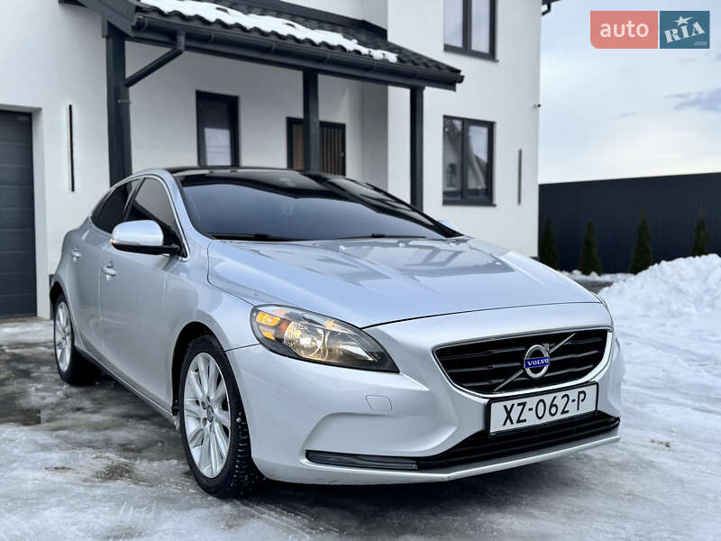 Volvo V40 2014