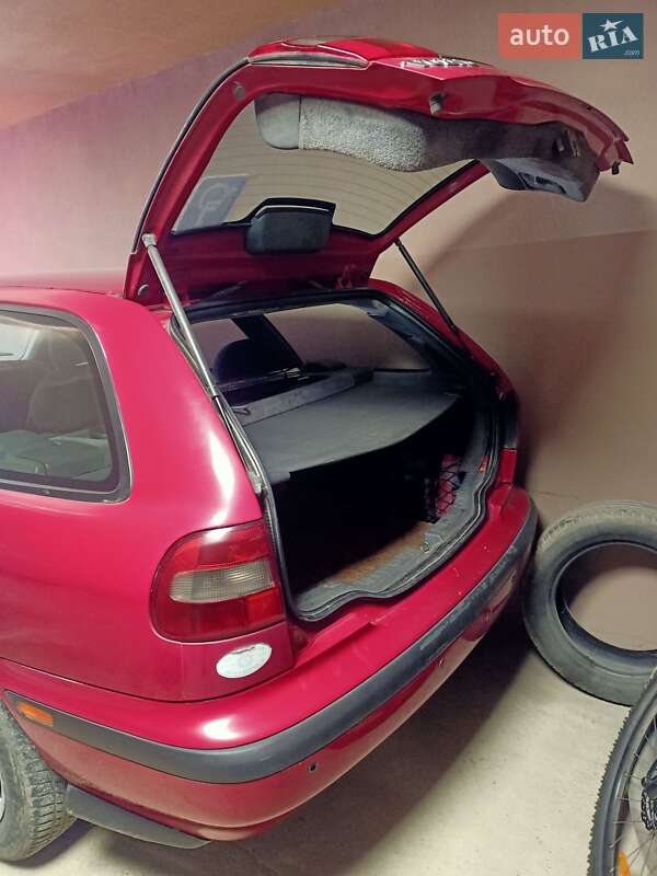 Універсал Volvo V40 1996 в Івано-Франківську