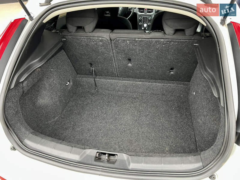 Хэтчбек Volvo V40 2013 в Киеве фото 17 Хэтчбек Volvo V40 2013 в Киеве