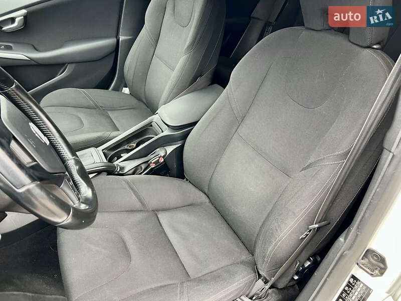 Хэтчбек Volvo V40 2013 в Киеве фото 21 Хэтчбек Volvo V40 2013 в Киеве