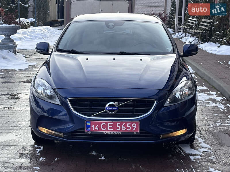 Хетчбек Volvo V40 2015 в Стрию